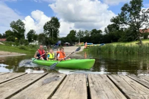 Spływ kajakowy z dzieckiem na Mazurach splyw zdzieckiem kajakiemukta kajaki centrum